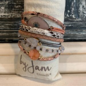 Bracciale in pelle e pietre