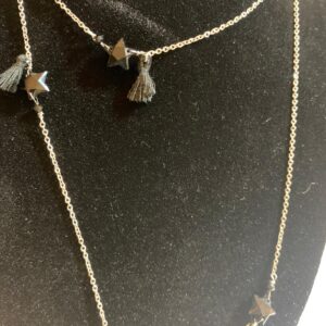 Alternative view of Collana con pietre nere